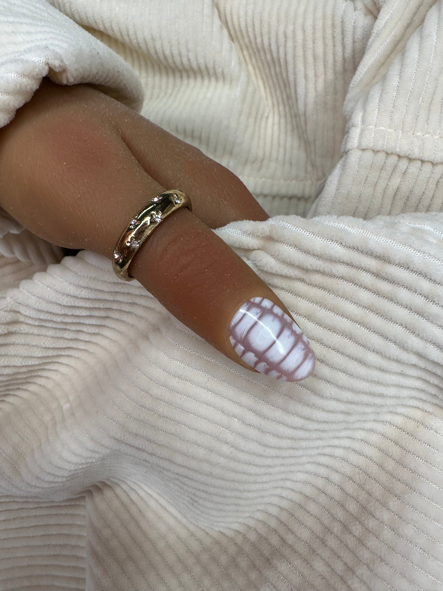 MTO: White Snake Skin