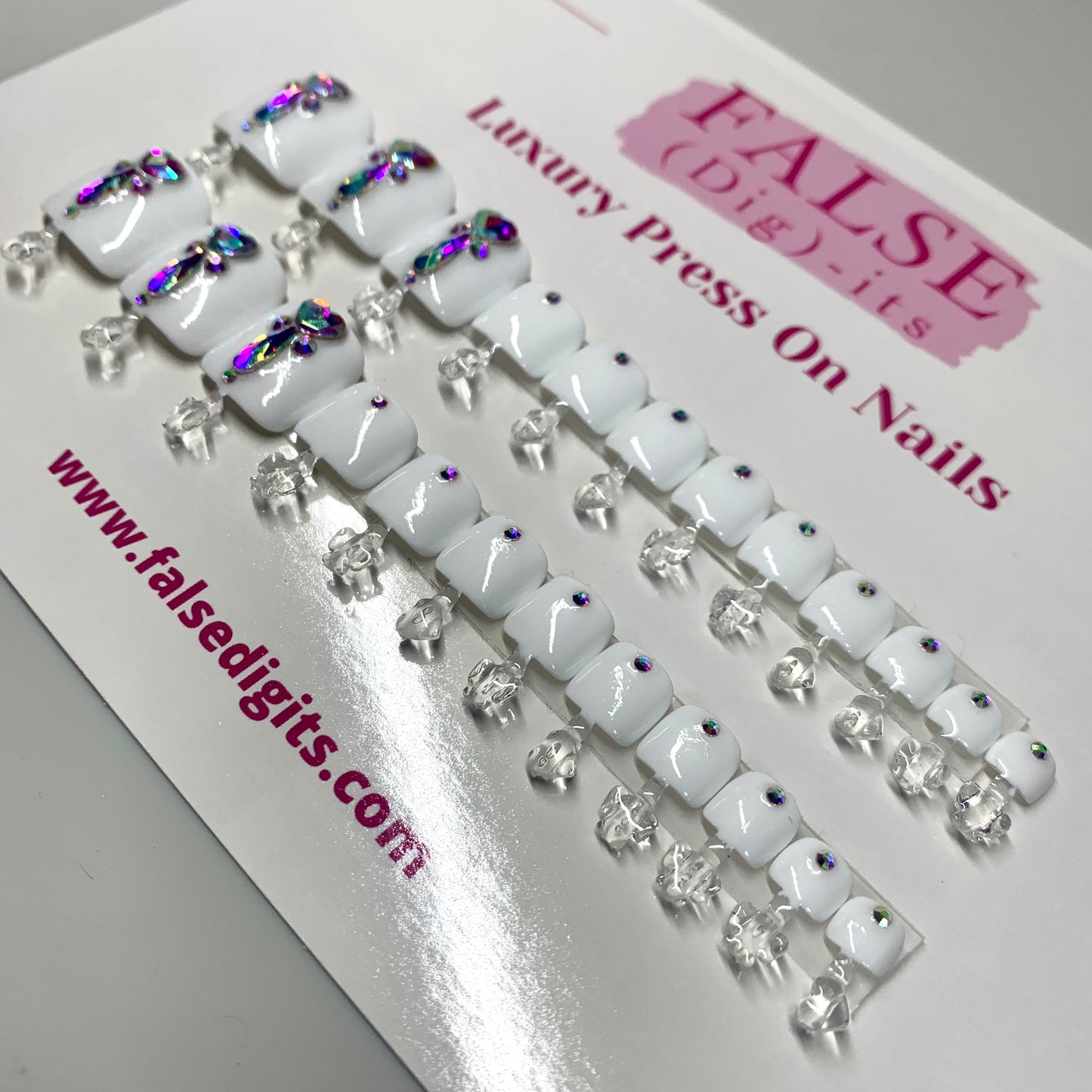 Full Set: White Heart Bling Toenails